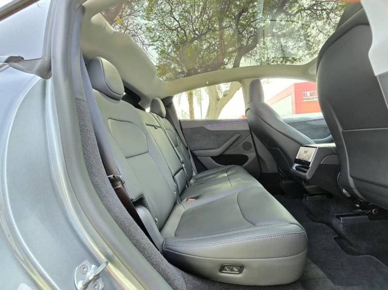 2026 Tesla Model Y LONG RANGE thumbnail 7