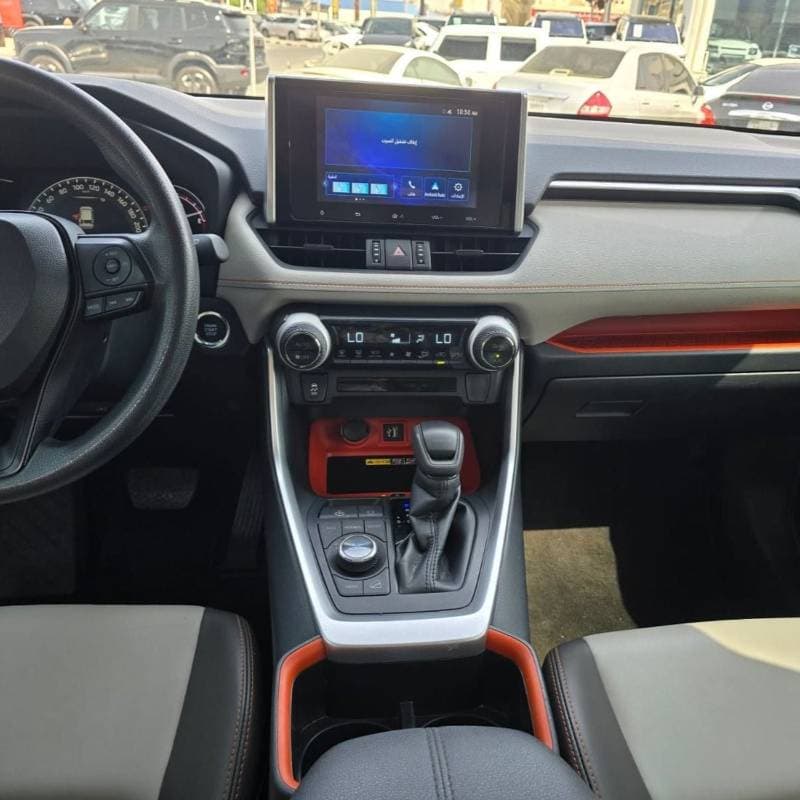 2024 Toyota RAV4 ADVENTURE thumbnail 4