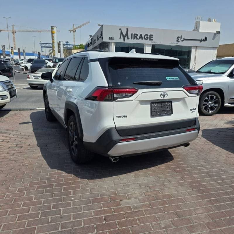 2024 Toyota RAV4 ADVENTURE thumbnail 8