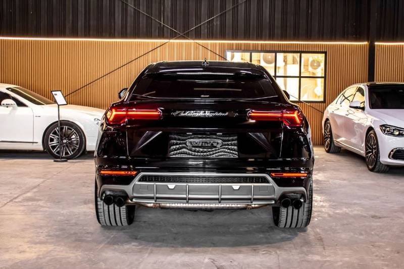 2019 Lamborghini Urus STANDARD thumbnail 4