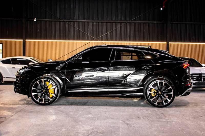 2019 Lamborghini Urus STANDARD thumbnail 8