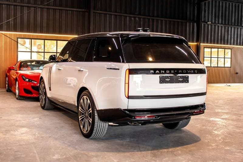 2025 Land Rover Range Rover AUTOBIOGRAPHY thumbnail 7
