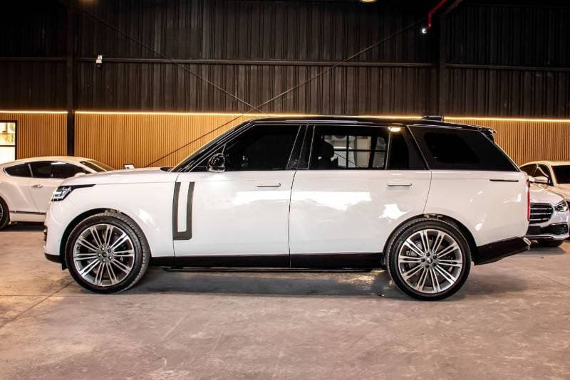 2025 Land Rover Range Rover AUTOBIOGRAPHY thumbnail 6