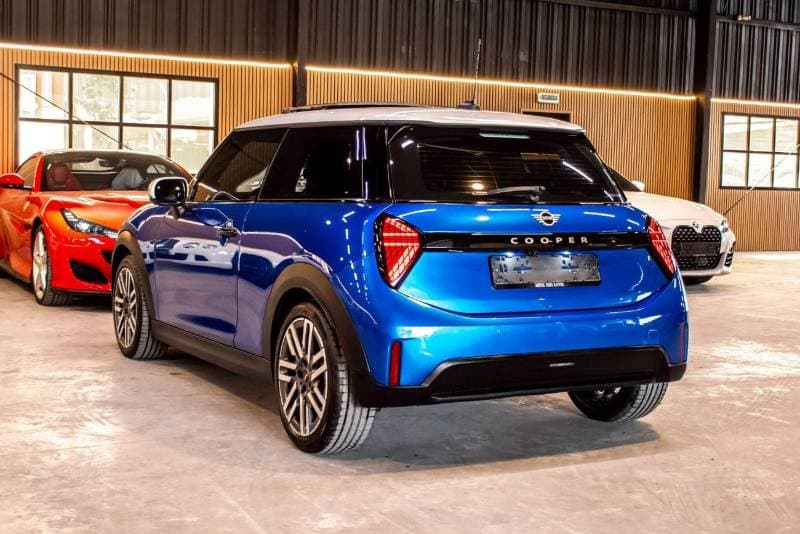 2025 Mini Cooper C thumbnail 8