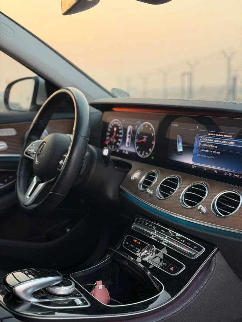 2020 Mercedes Benz E300 PREMIUM PLUS thumbnail 5