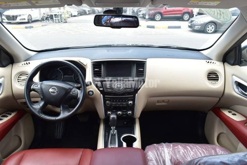 2020 Nissan Pathfinder thumbnail 3