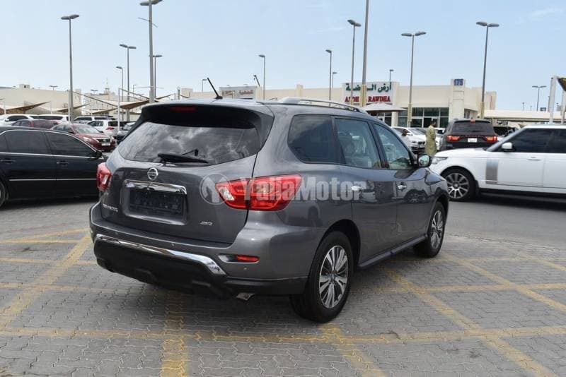 2020 Nissan Pathfinder thumbnail 5