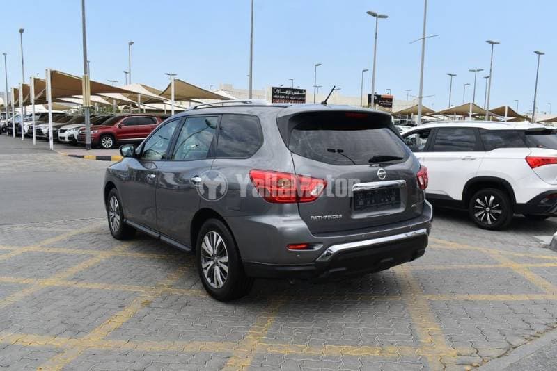 2020 Nissan Pathfinder thumbnail 7