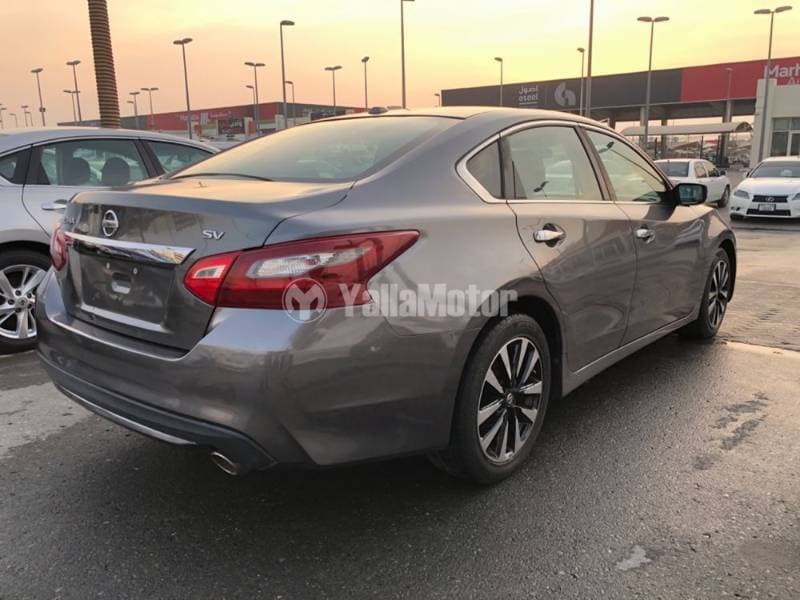 2018 Nissan Altima thumbnail 4