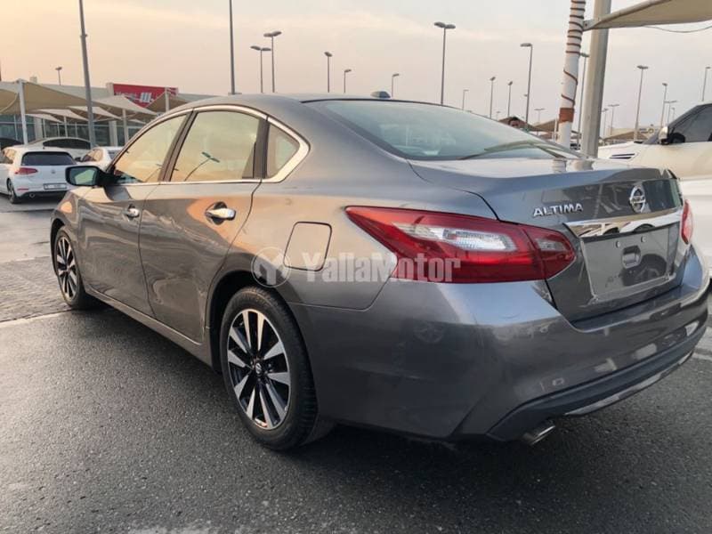 2018 Nissan Altima thumbnail 5