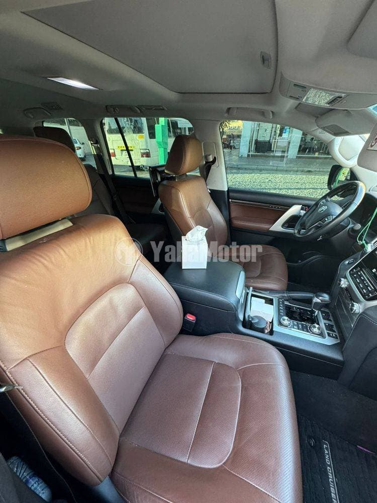 2020 Toyota Land Cruiser
