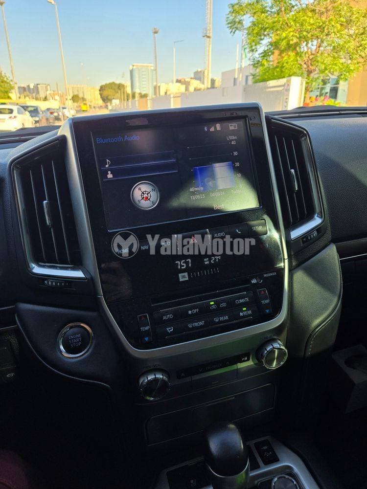 2020 Toyota Land Cruiser thumbnail 5