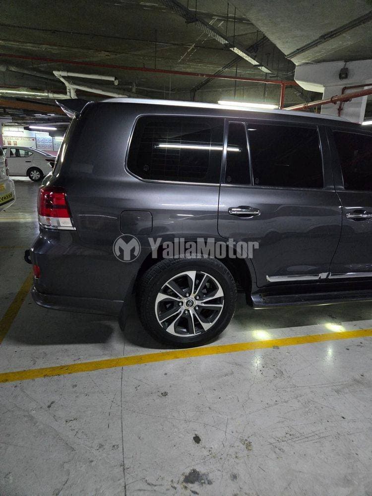 2020 Toyota Land Cruiser thumbnail 8