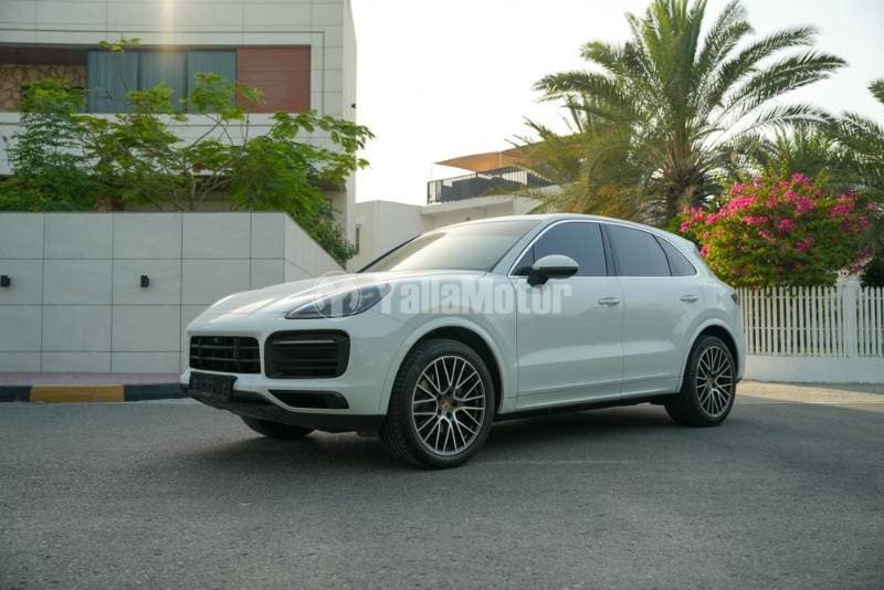 2023 Porsche Cayenne thumbnail 3