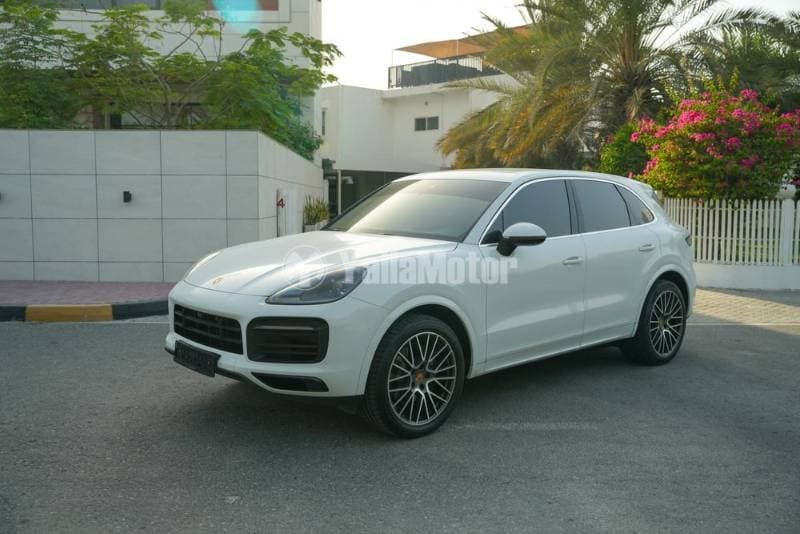 2023 Porsche Cayenne thumbnail 2