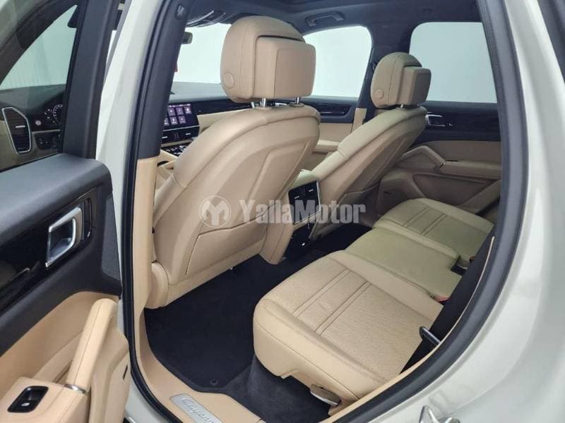 2021 Porsche Cayenne thumbnail 7