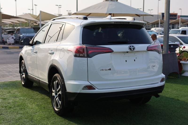 2018 Toyota Rav4 thumbnail 6