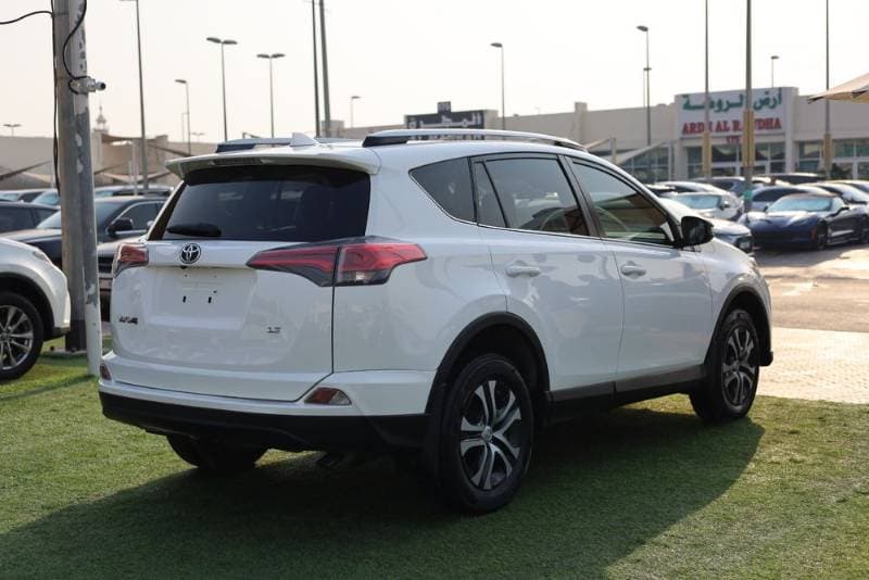 2018 Toyota Rav4 thumbnail 8