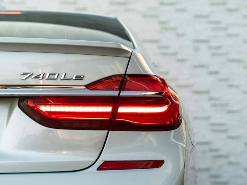 2017 BMW 7 Series thumbnail 5