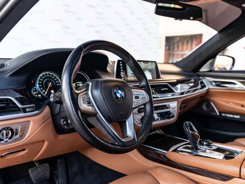 2017 BMW 7 Series thumbnail 7