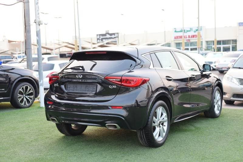 2019 Infiniti QX30 thumbnail 4