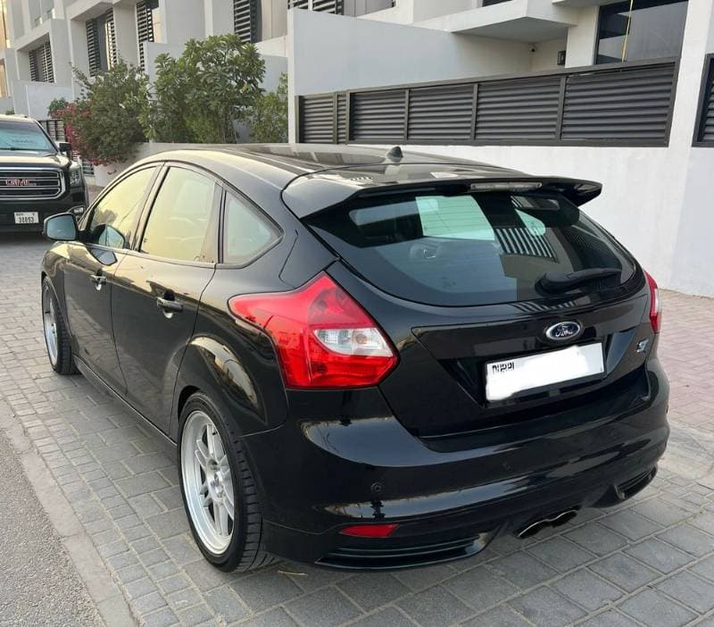 2013 Ford Focus thumbnail 3