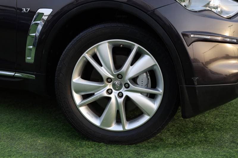 2016 Infiniti QX70 thumbnail 5