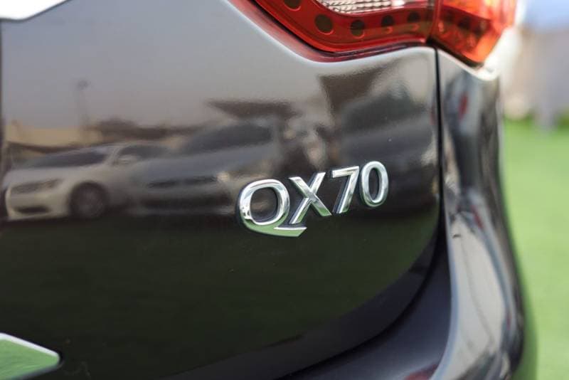 2016 Infiniti QX70 thumbnail 7