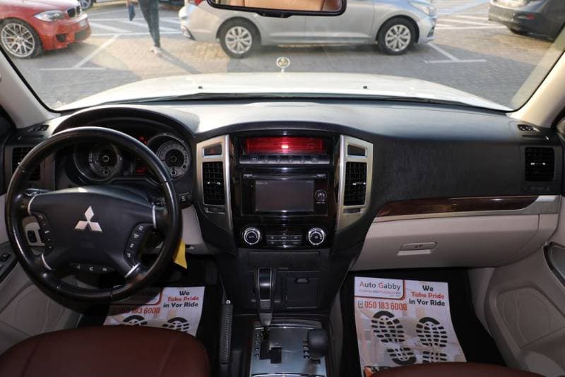 2019 Mitsubishi Pajero thumbnail 8