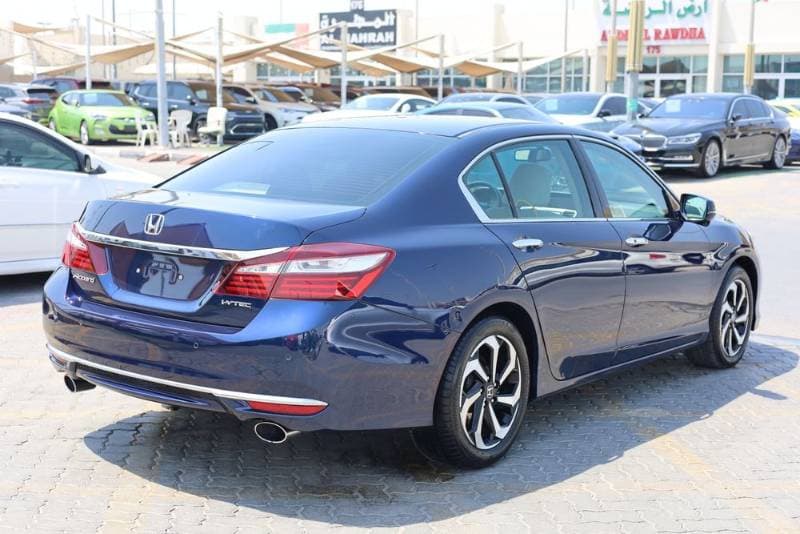2017 Honda Accord thumbnail 5