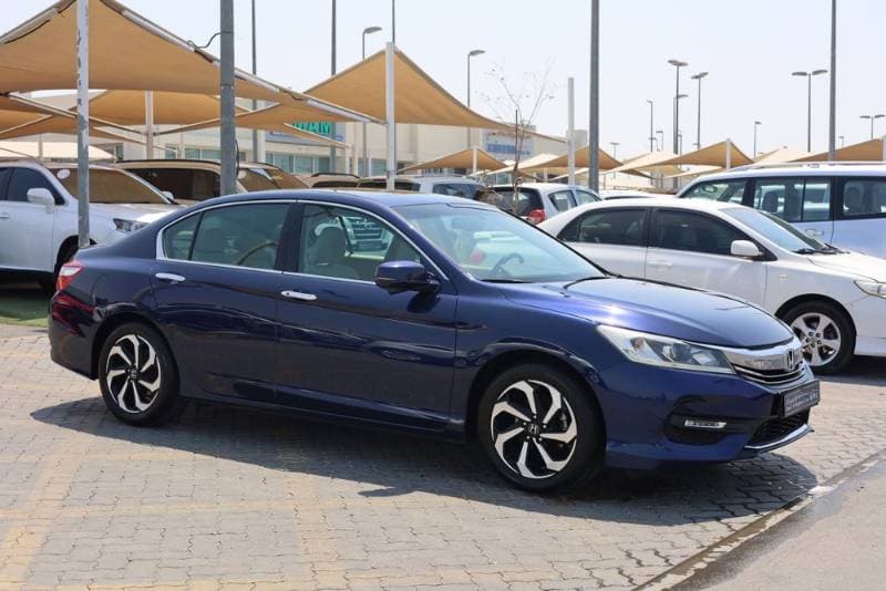 2017 Honda Accord thumbnail 6