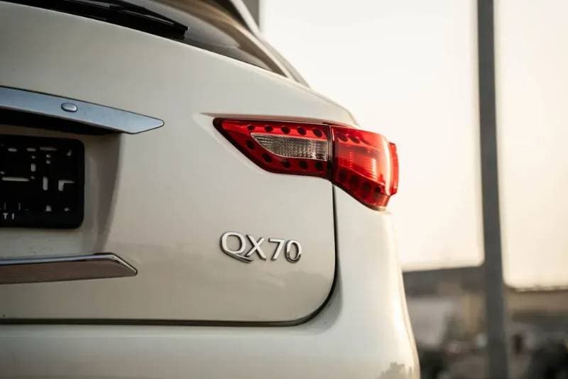 2019 Infiniti QX70 thumbnail 3