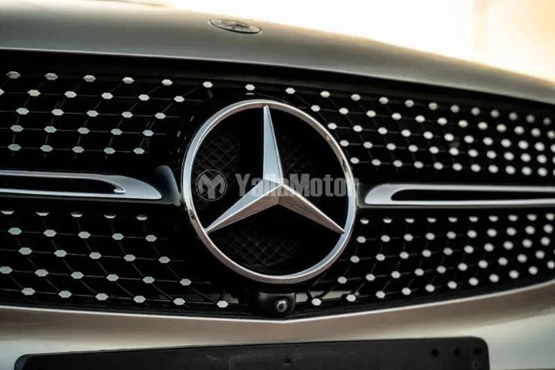 2019 Mercedes-Benz GLC-Class thumbnail 2