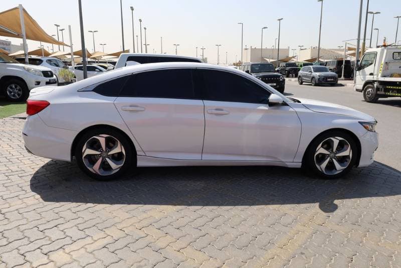 2019 Honda Accord thumbnail 5