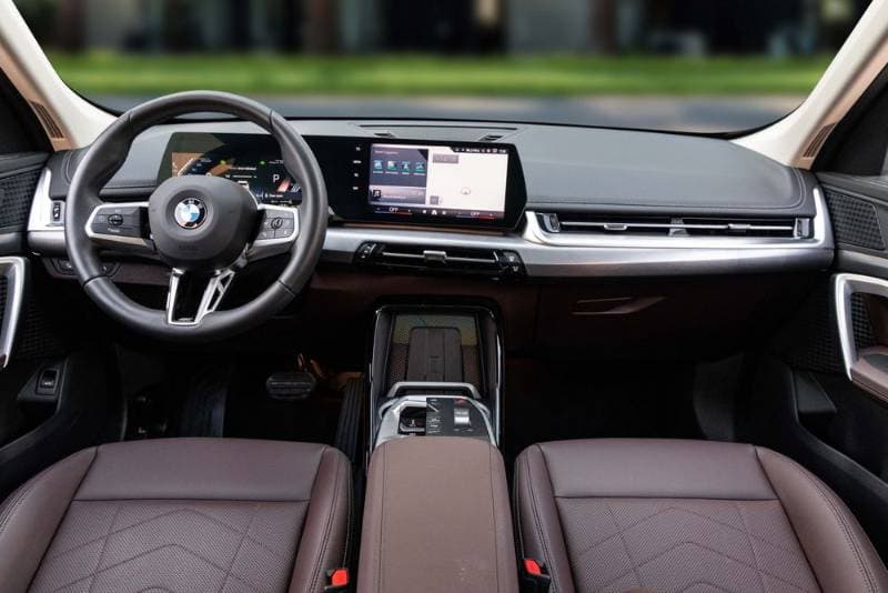 2024 BMW X1 thumbnail 8