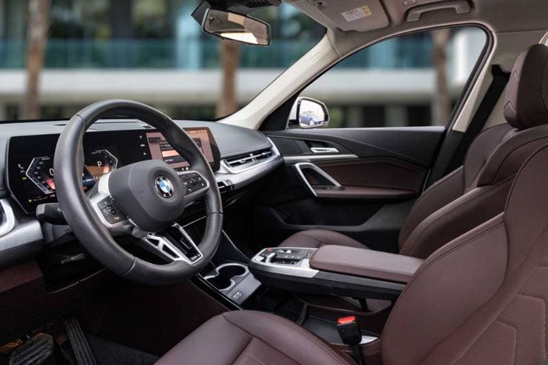 2024 BMW X1 thumbnail 2