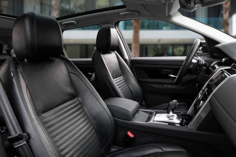 2020 Land Rover Discovery Sport thumbnail 3