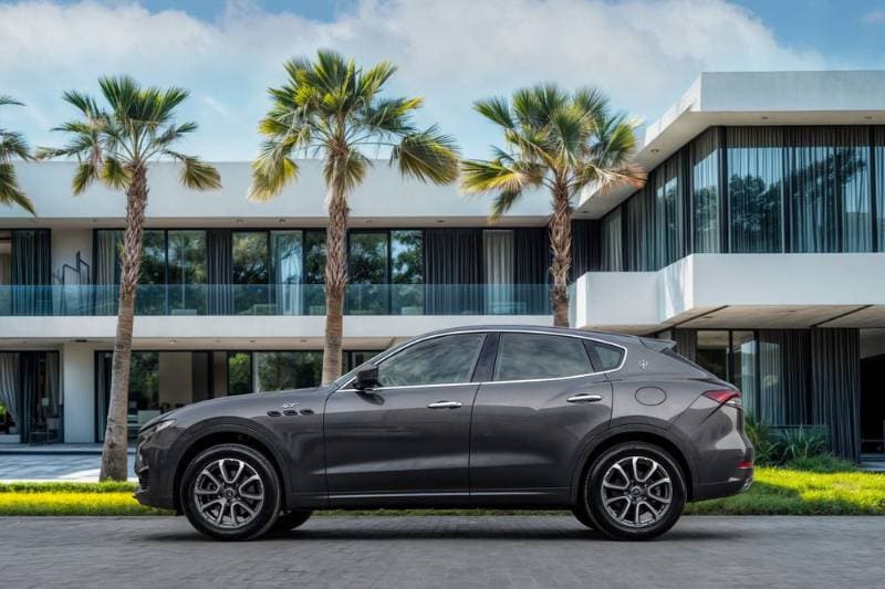 2022 Maserati Levante thumbnail 2