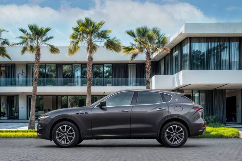 2022 Maserati Levante thumbnail 2