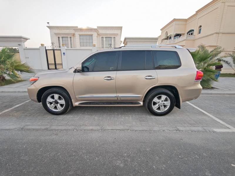 2015 Toyota Land Cruiser thumbnail 4