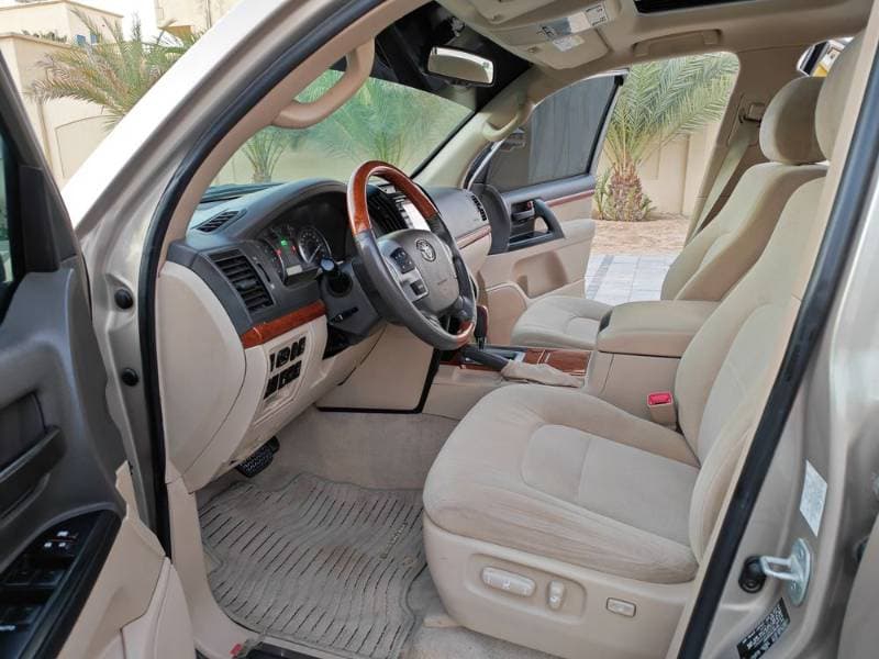 2015 Toyota Land Cruiser thumbnail 7