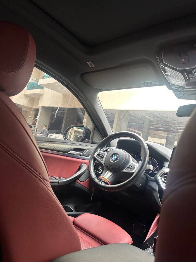 2024 BMW X4 thumbnail 6