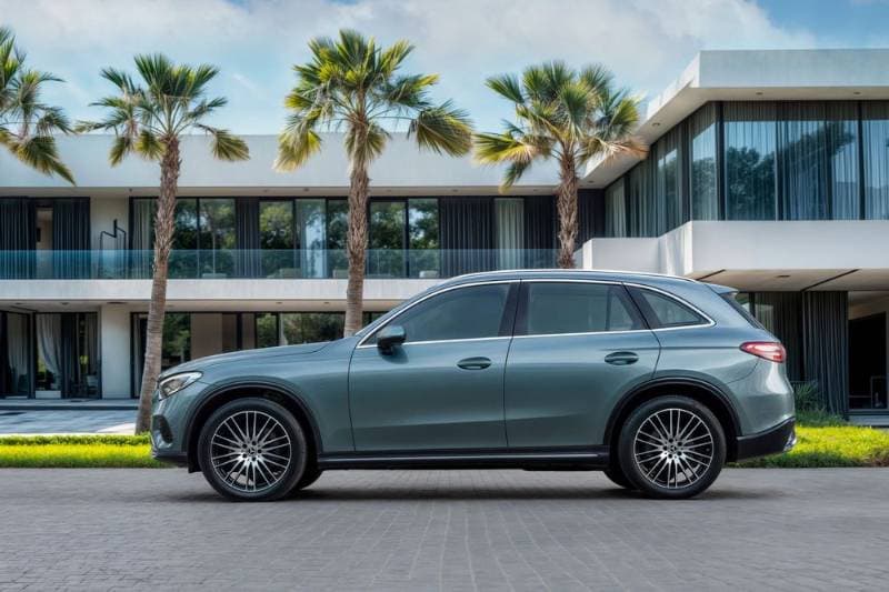 2025 Mercedes-Benz GLC-Class thumbnail 5