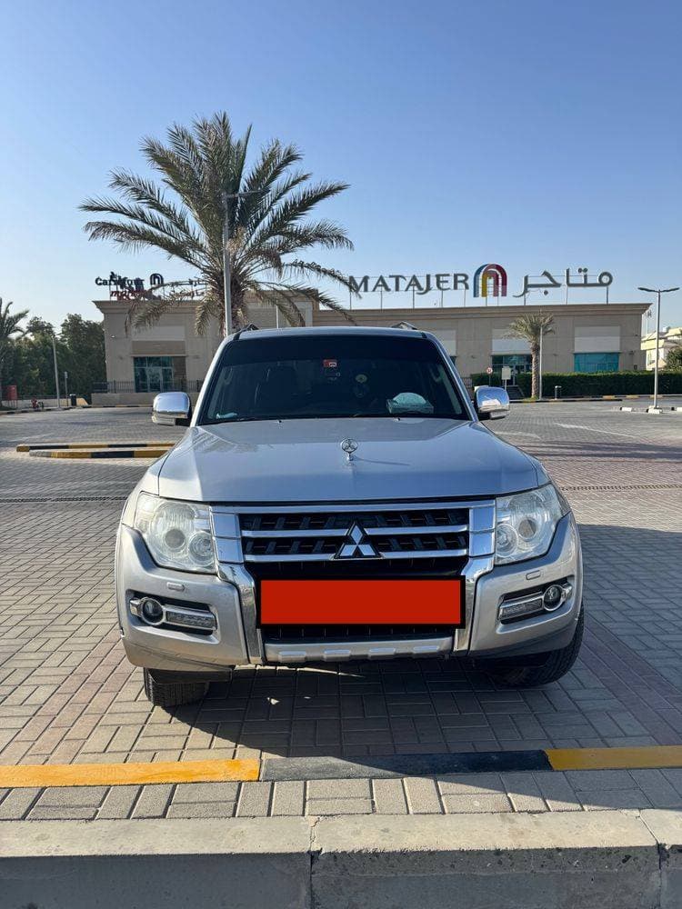 2016 Mitsubishi Pajero thumbnail 2