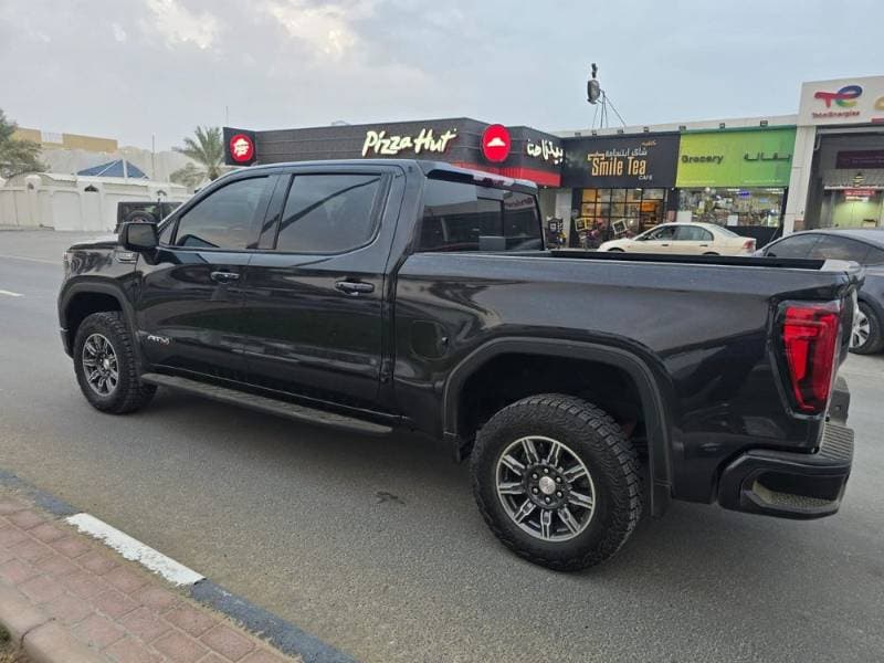 2024 GMC Sierra thumbnail 6
