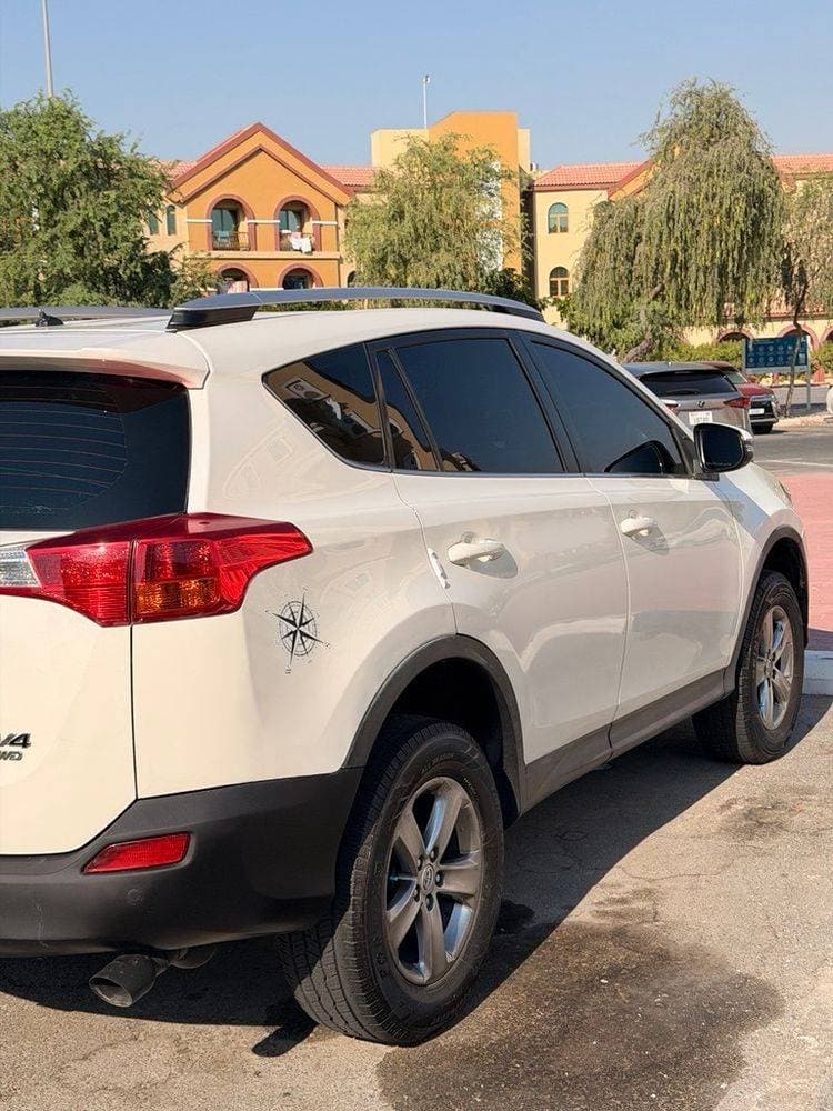 2015 Toyota Rav4 thumbnail 5