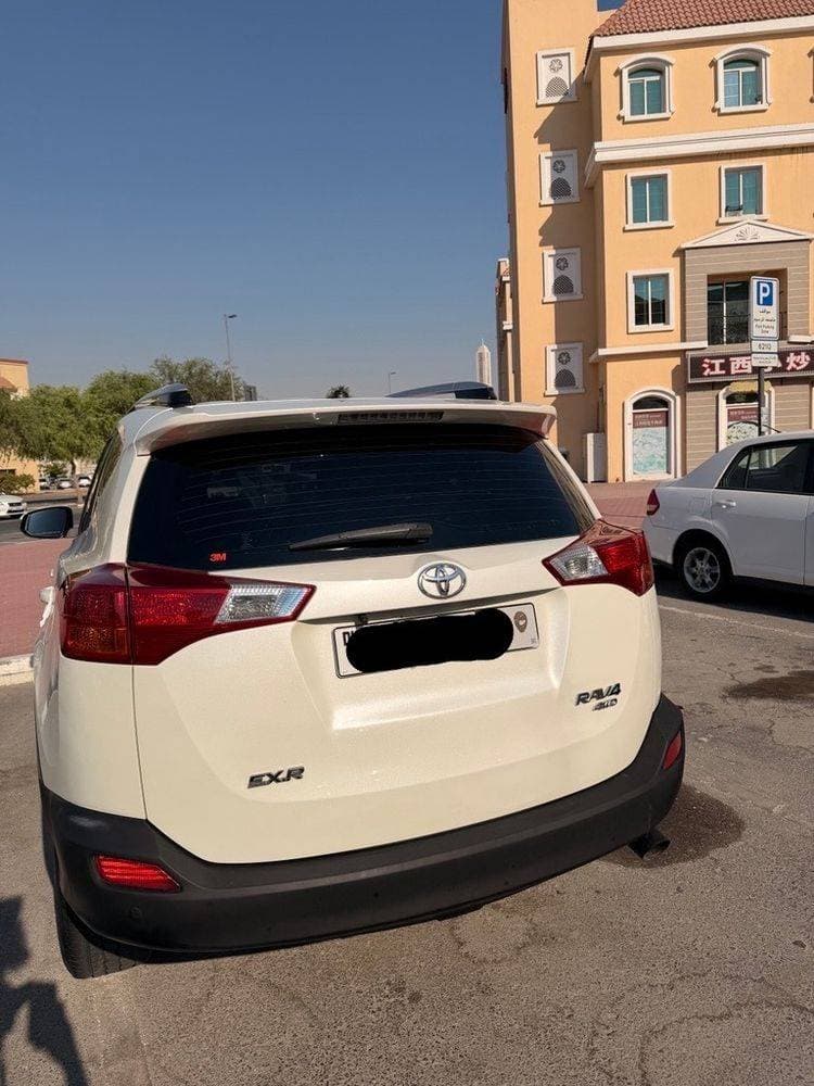 2015 Toyota Rav4 thumbnail 4