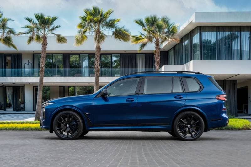 2023 BMW X7 thumbnail 2