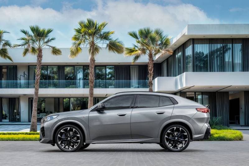 2025 BMW X2 thumbnail 2