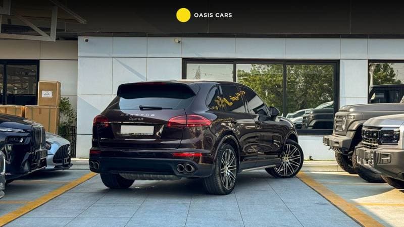 2018 Porsche Cayenne thumbnail 3